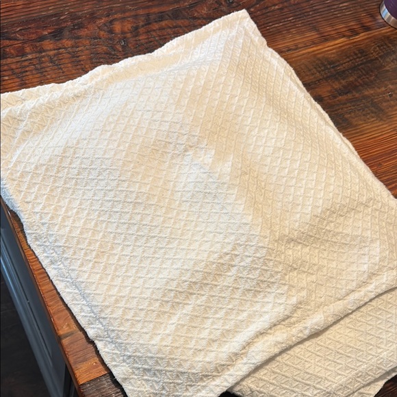 Zara Home Textured White Pillow Covers - 4 covers included - Picture 3 of 6